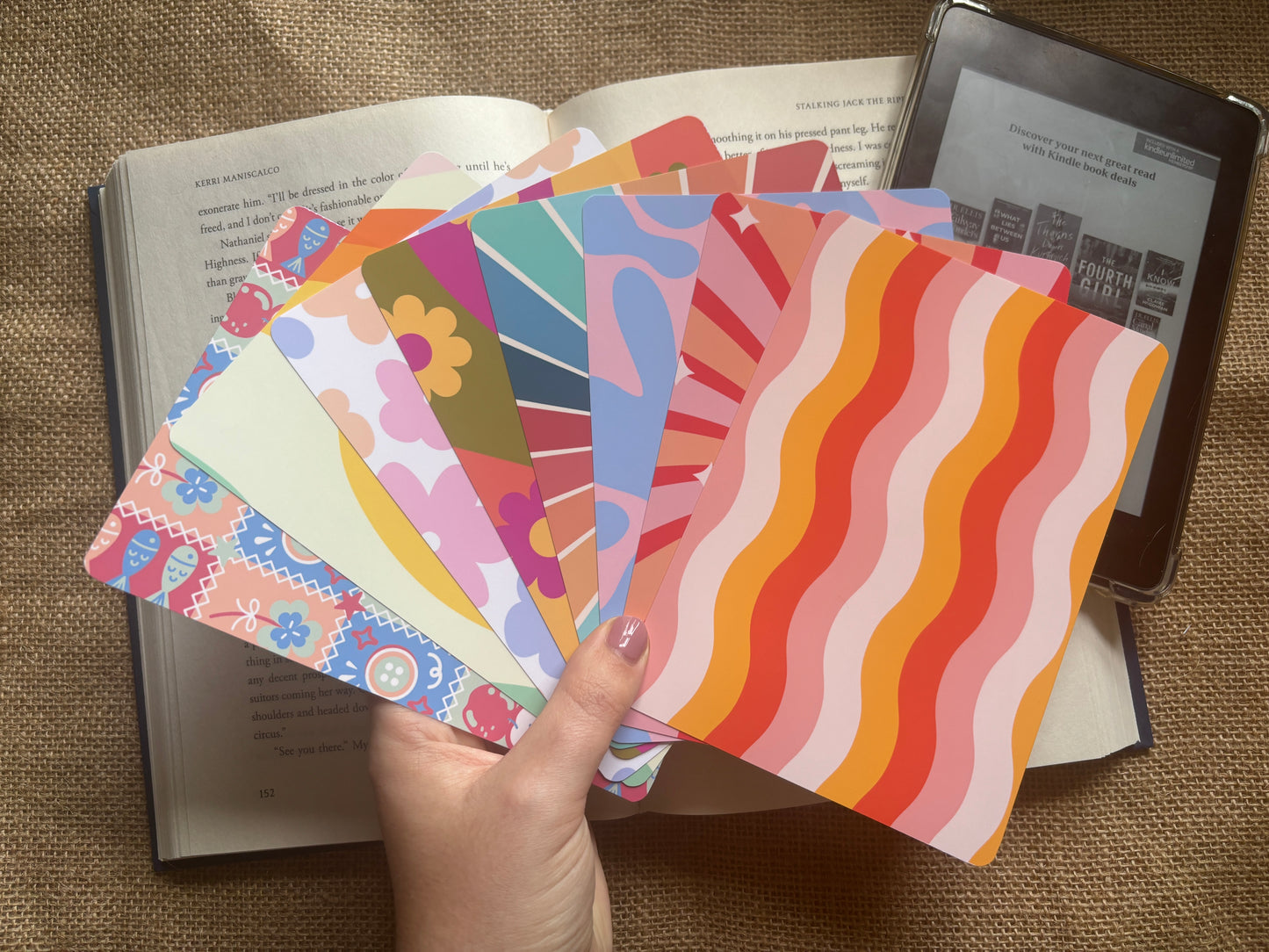 Retro Kindle Insert Set - 8 Groovy Aesthetic E-Reader Designs