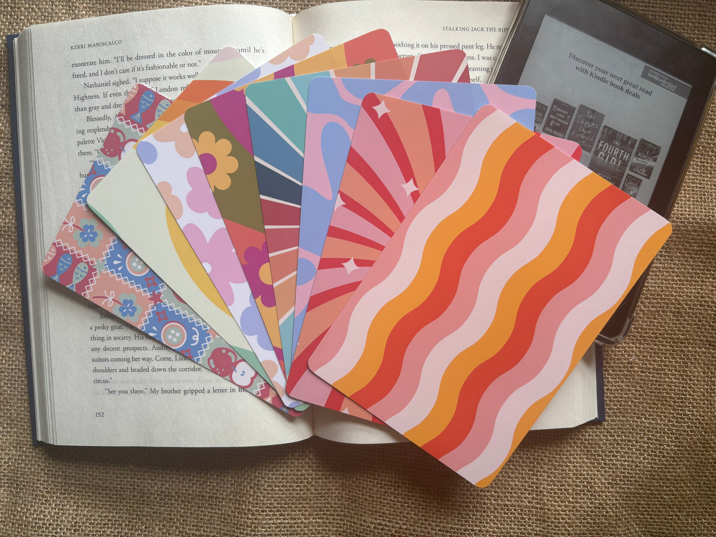 Retro Kindle Insert Set - 8 Groovy Aesthetic E-Reader Designs
