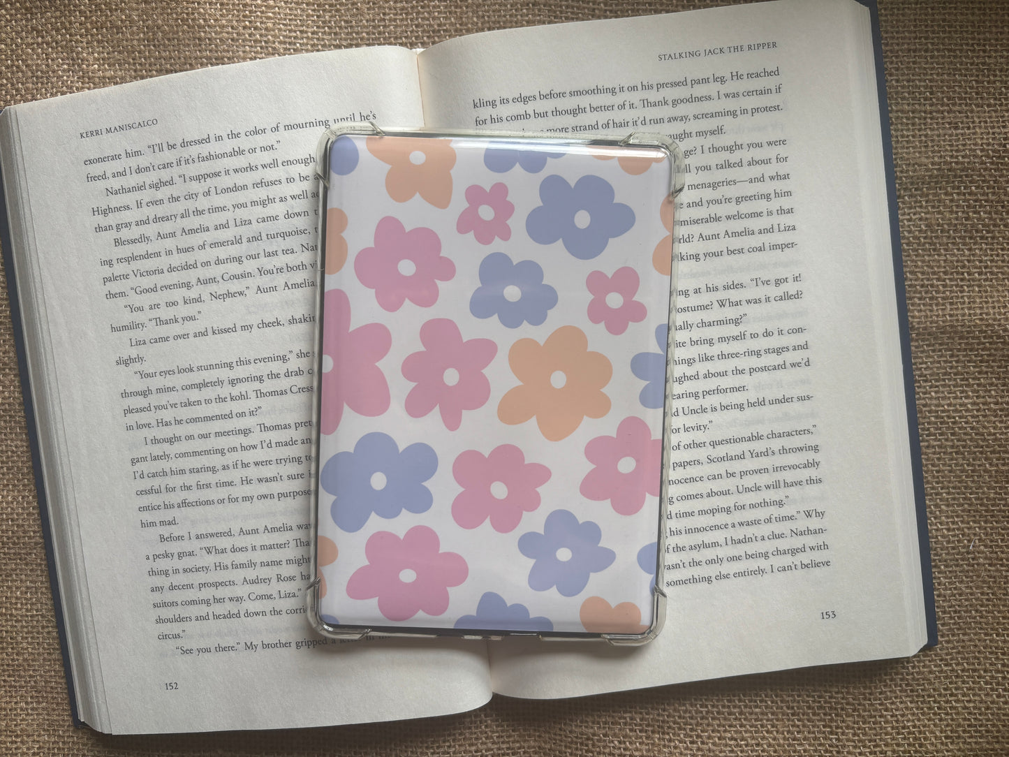 Retro Kindle Insert Set - 8 Groovy Aesthetic E-Reader Designs