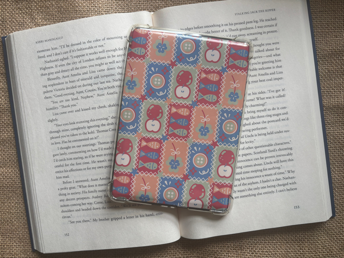 Retro Kindle Insert Set - 8 Groovy Aesthetic E-Reader Designs