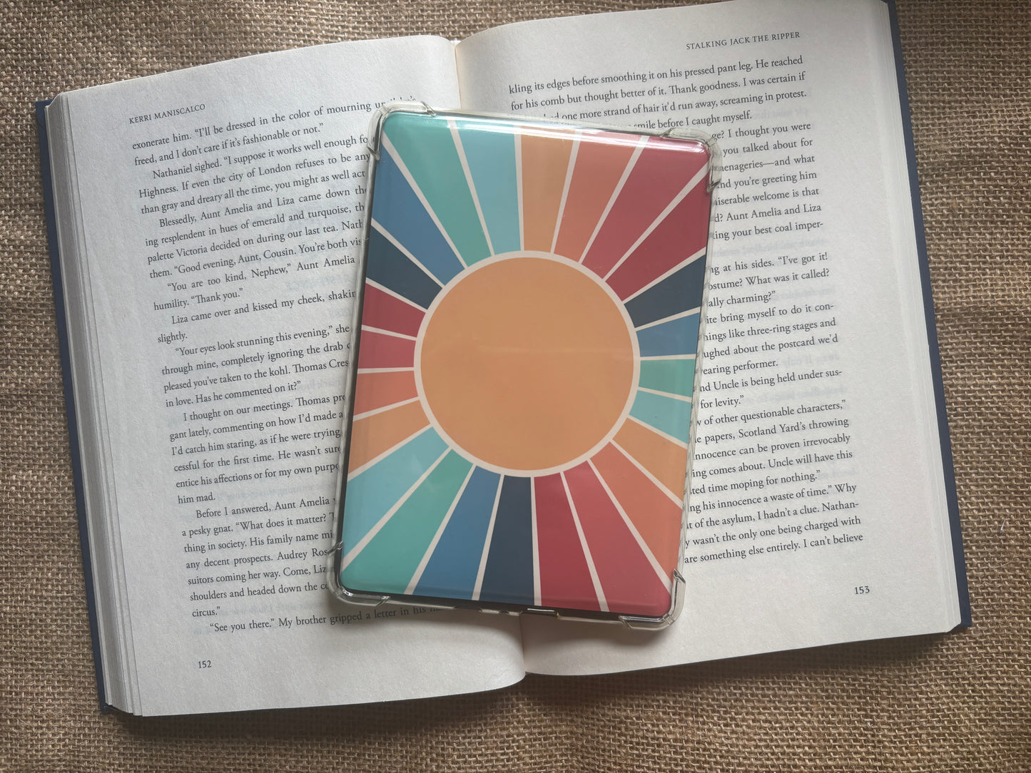 Retro Kindle Insert Set - 8 Groovy Aesthetic E-Reader Designs